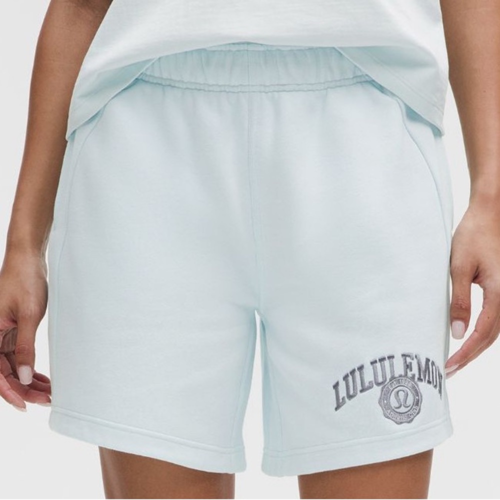 BNWT Lululemon athletica Women's Light Blue Scuba Mongramed Shorts